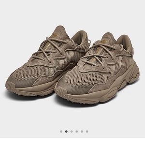 New in box/ Adidas  Ozweego casual shoe -8.5
